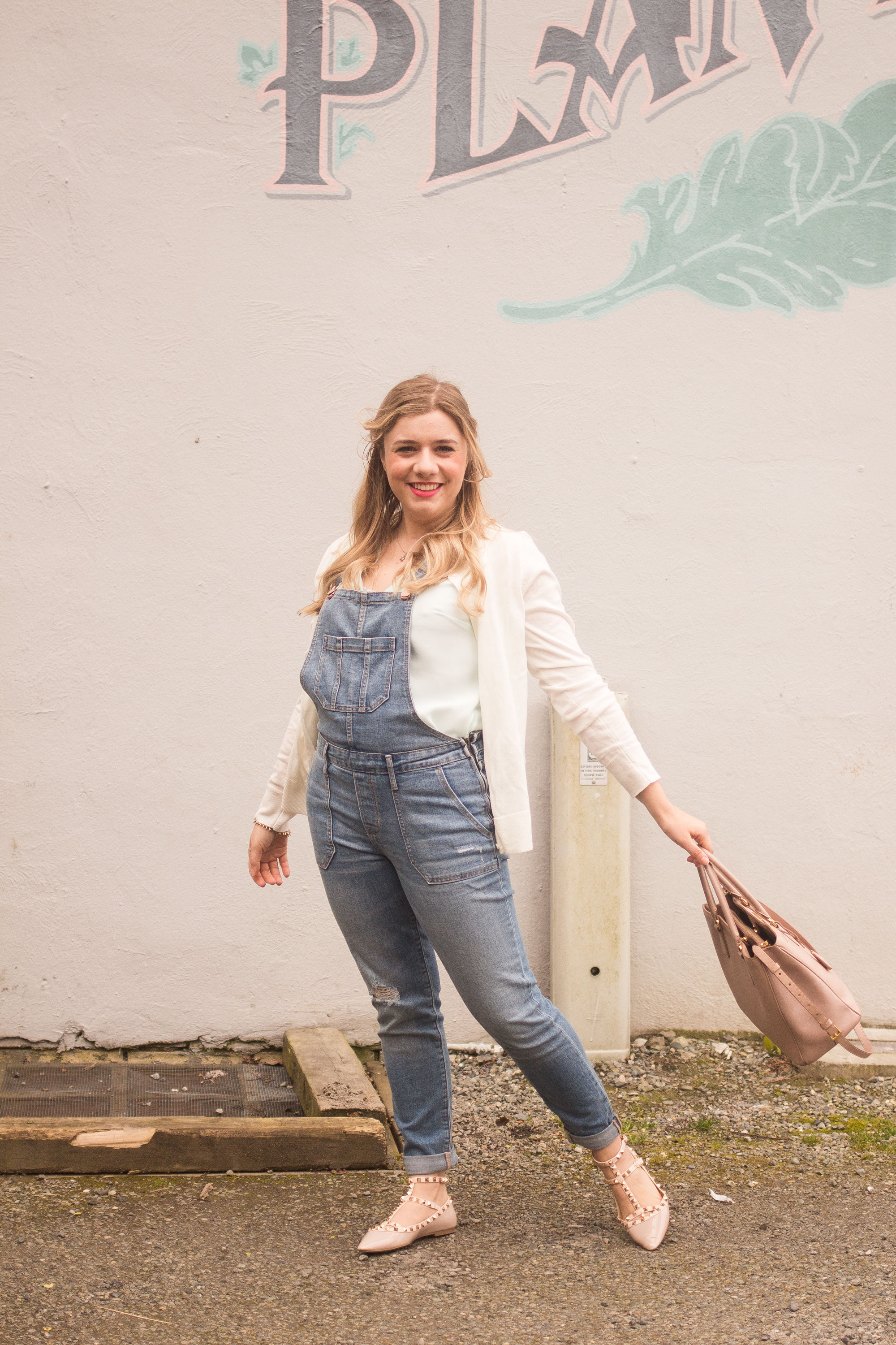 A Short Girl's Guide to Wearing Overalls - Northwest Blonde