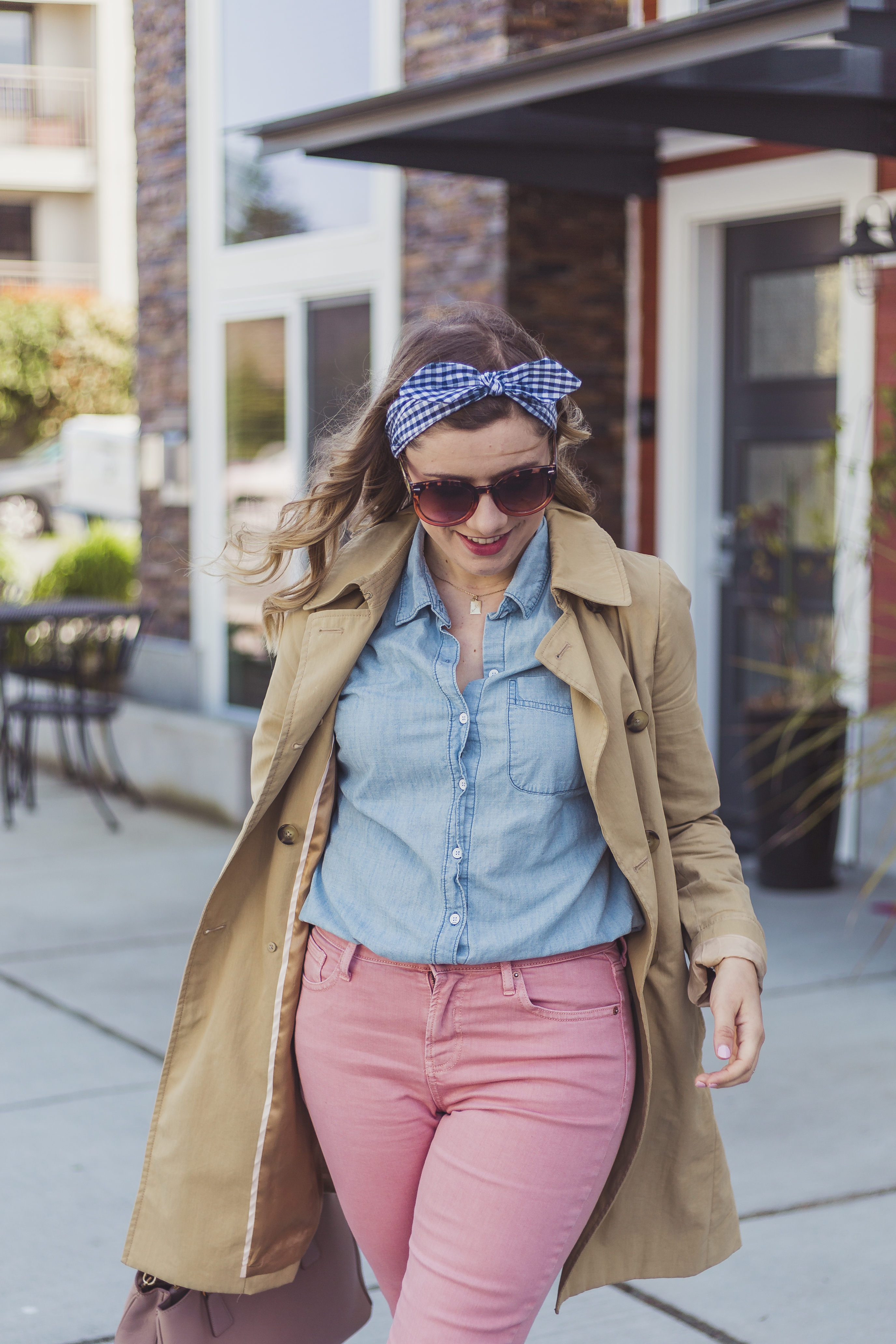 What to Wear with Pink Jeans