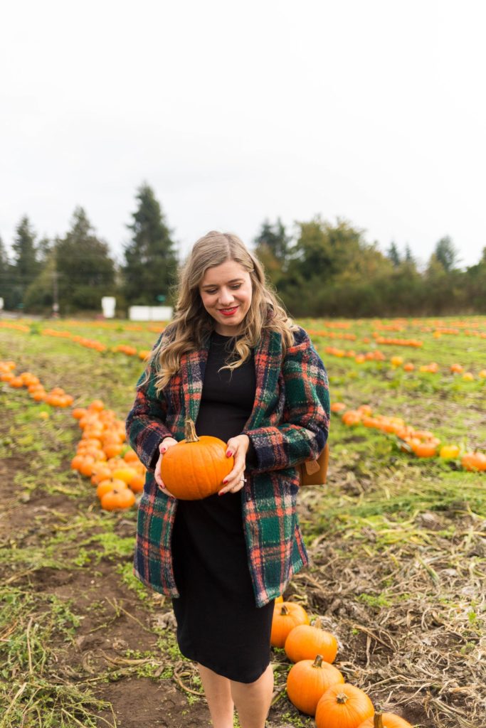 fall maternity outfit - easy fall maternity outfit - seattle style blog - Northwest Blonde 