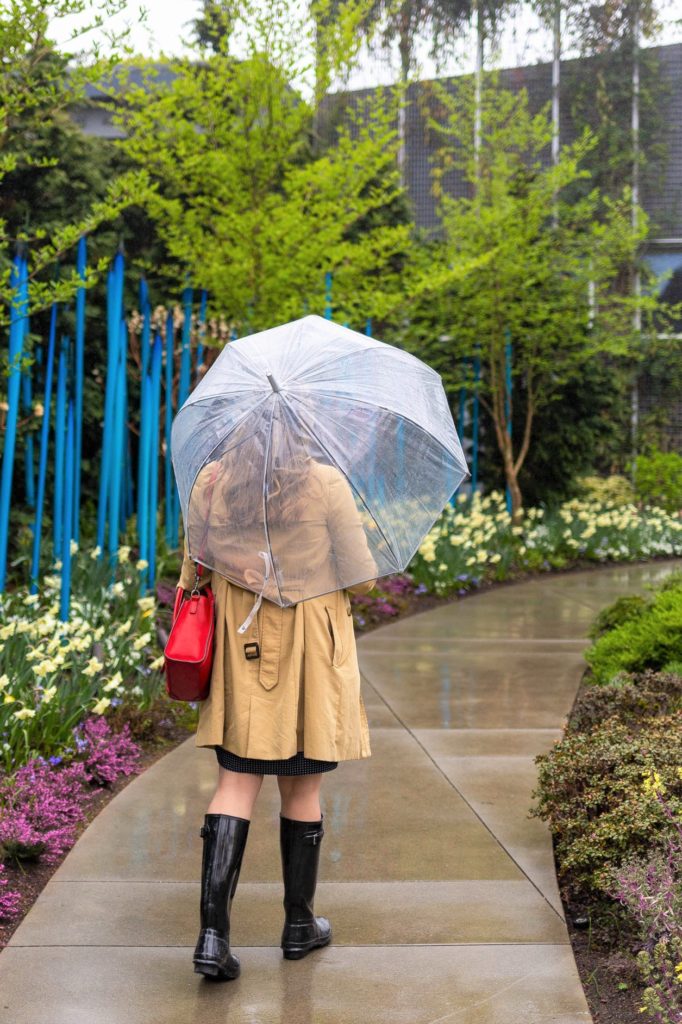 are hunter boots worth the money - hunter boots for spring - cute rainy day outfit - hunter boots and dress - hunter boots worth the hype - Northwest Blonde - Seattle style blog 