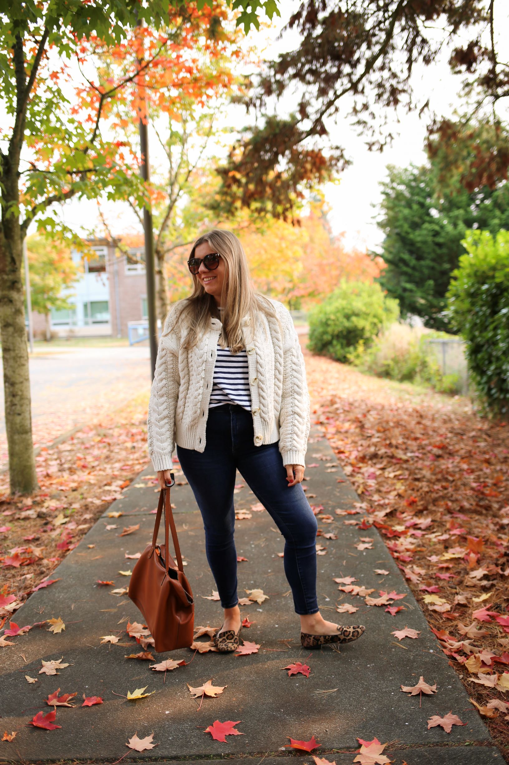 chunky fall cardigan leopard print loafers cozy fall outfit 2